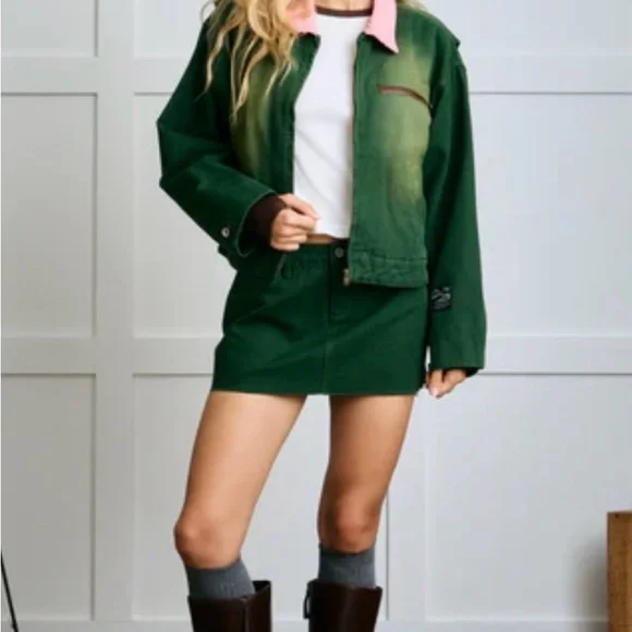 Stylish Green Bomber Jacket with Pink Accents - Picture 1 of 1